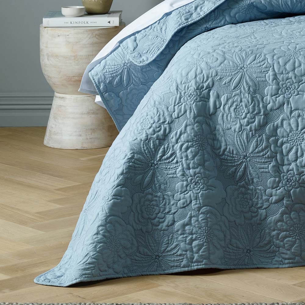 Sabrina Bedspread Set Blue Queen